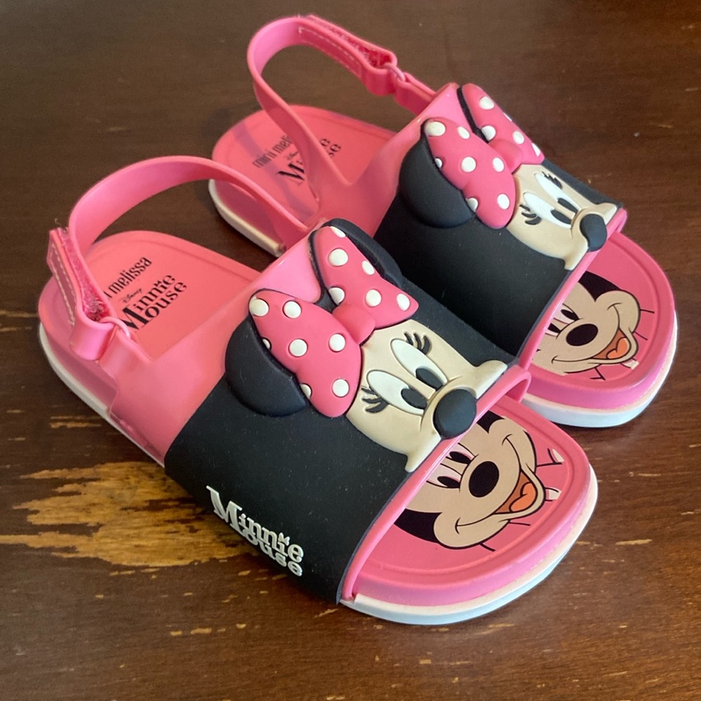 Child’s Mini Melissa Disney Minnie Mouse sandals. Size 10.